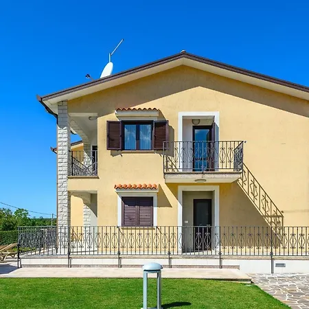 Premium Silvia With Pool Apartman