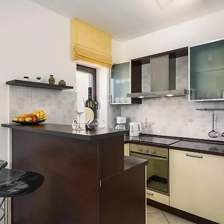 Premium Silvia With Pool Ferenci