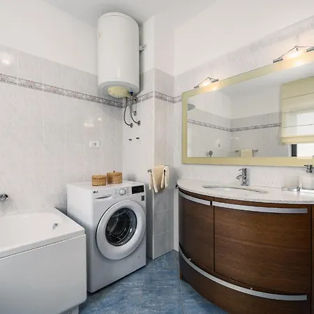 Premium Silvia With Pool * Ferenci