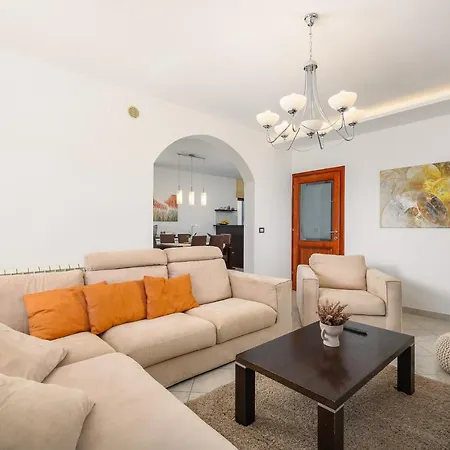 Premium Silvia With Pool Appartamento