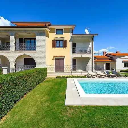 With Pool, Silvia Ii Apartment