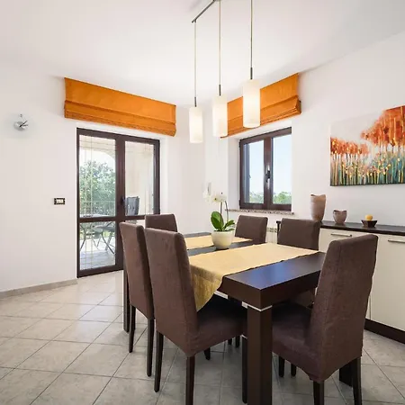 Apartment With Pool, Silvia Ii