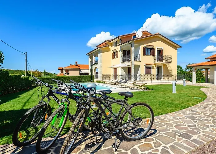 Premium Silvia With Pool * Ferenci