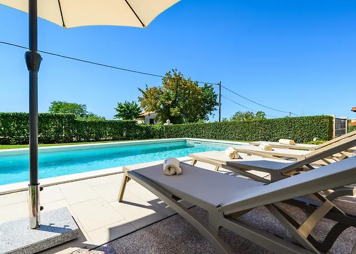 Premium Silvia With Pool Apartman