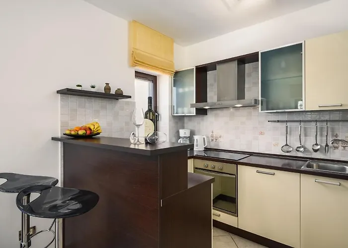 Premium Silvia With Pool Ferenci