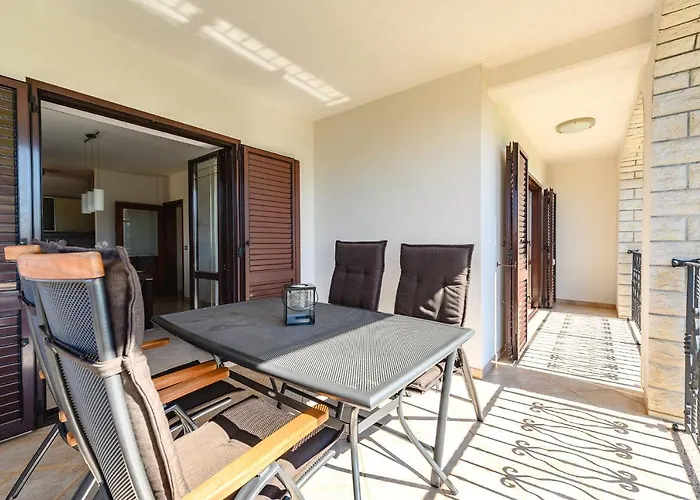 Premium Silvia With Pool Apartman