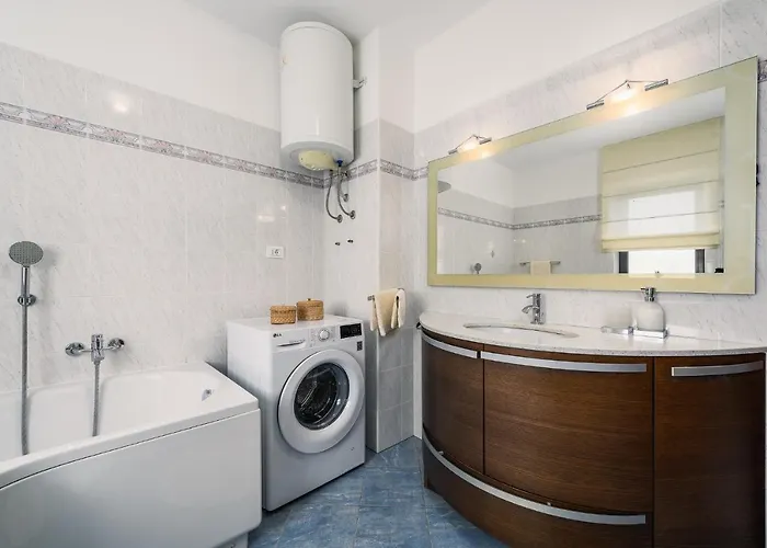 Premium Silvia With Pool * Ferenci