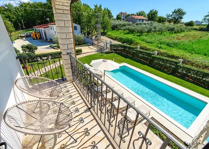 Apartman Premium Silvia With Pool Ferenci