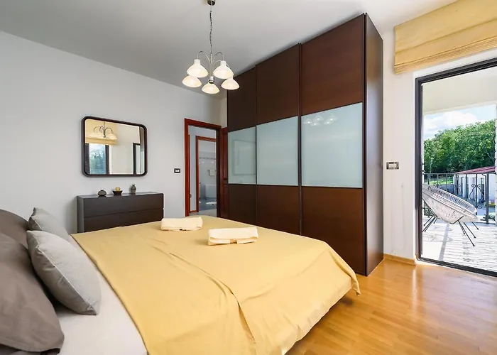 Appartement Premium Silvia With Pool Ferenci